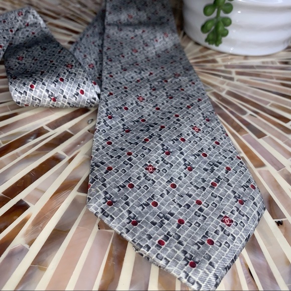 CHANEL 100% Silk Tie CC Logo Tie — Gray/Red/Black - Picture 5 of 14